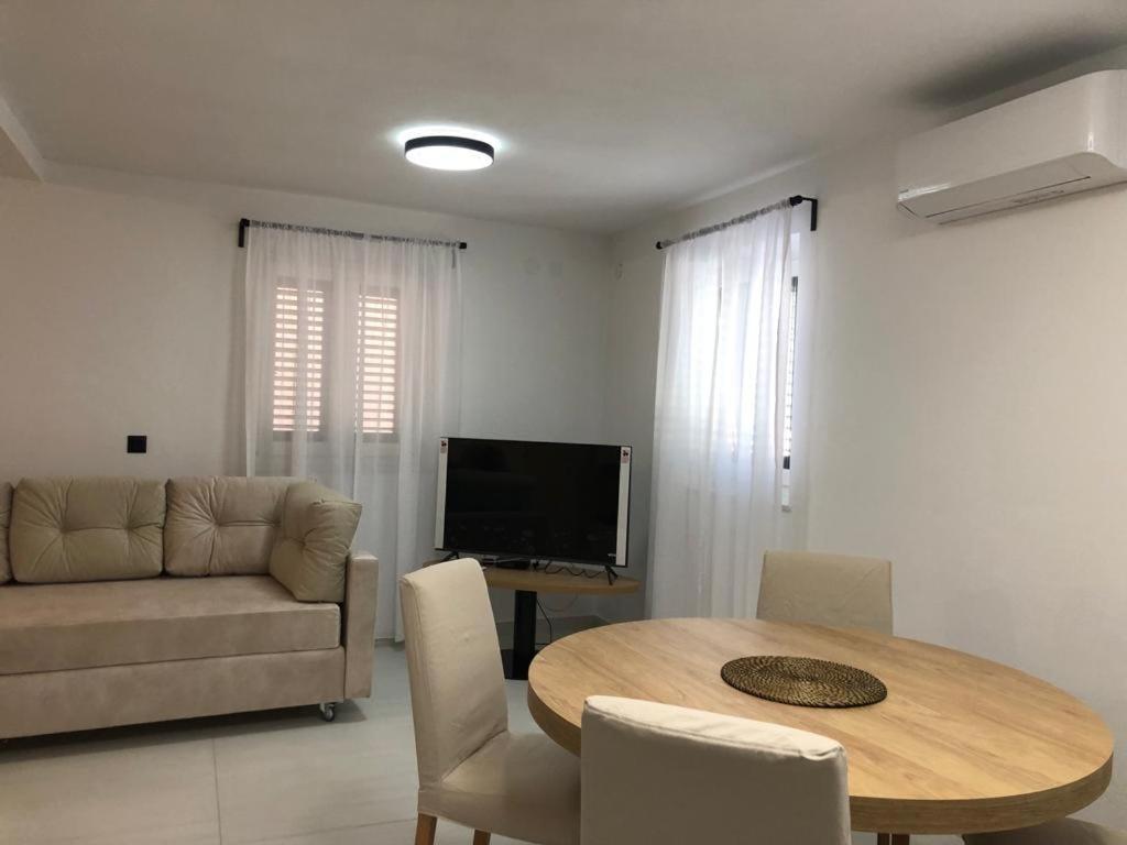 Apartment Ana