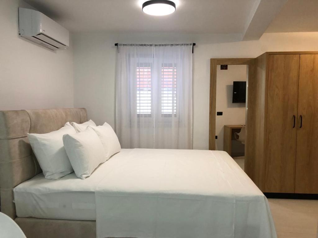 Ana Apartment Karlobag