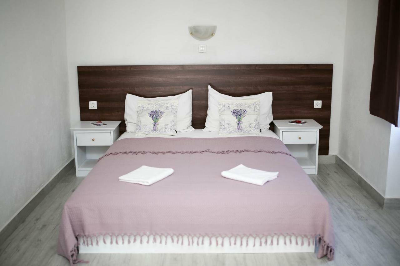 Ana Apartment Karlobag