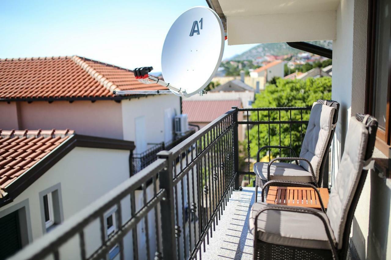 Apartment Ana Karlobag